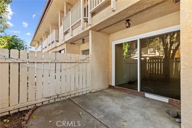 Detail Gallery Image 30 of 39 For 8031 Canby Ave #4,  Reseda,  CA 91335 - 3 Beds | 2/1 Baths