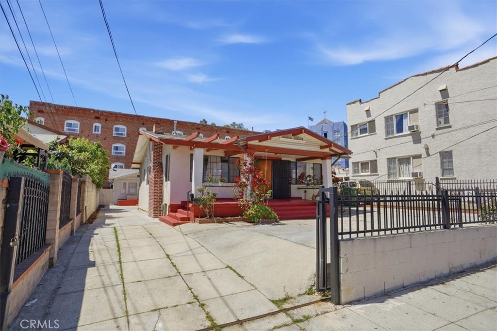 Duplex at 1257 1/2 N New Hampshire