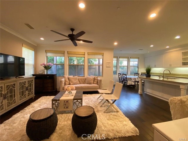 Detail Gallery Image 2 of 9 For 34 Passion Flower #58,  Irvine,  CA 92618 - 3 Beds | 2/1 Baths