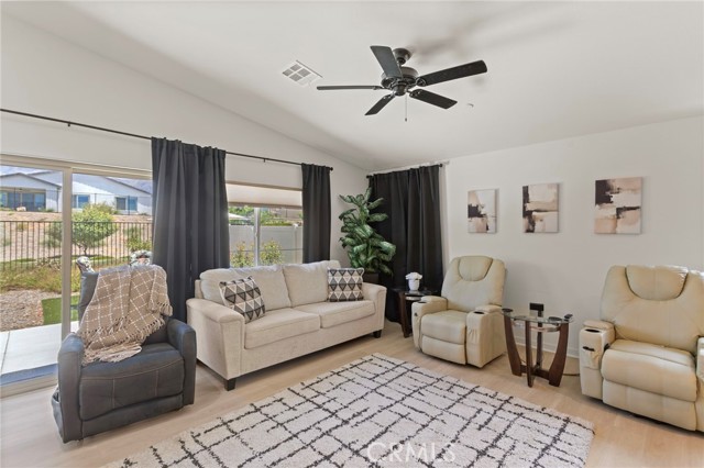 Detail Gallery Image 2 of 33 For 1644 Beacon Dr, Beaumont,  CA 92223 - 2 Beds | 2 Baths