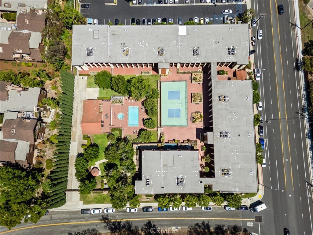 https://media.crmls.org/medias/a89e8332-d133-40a4-b0cd-860d748a2676.jpg?preset=X-Large