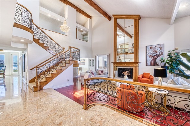 3372 Venture Drive, Huntington Beach CA: https://media.crmls.org/medias/a89f3a92-181b-4fe7-9bd7-af5027a18d2c.jpg