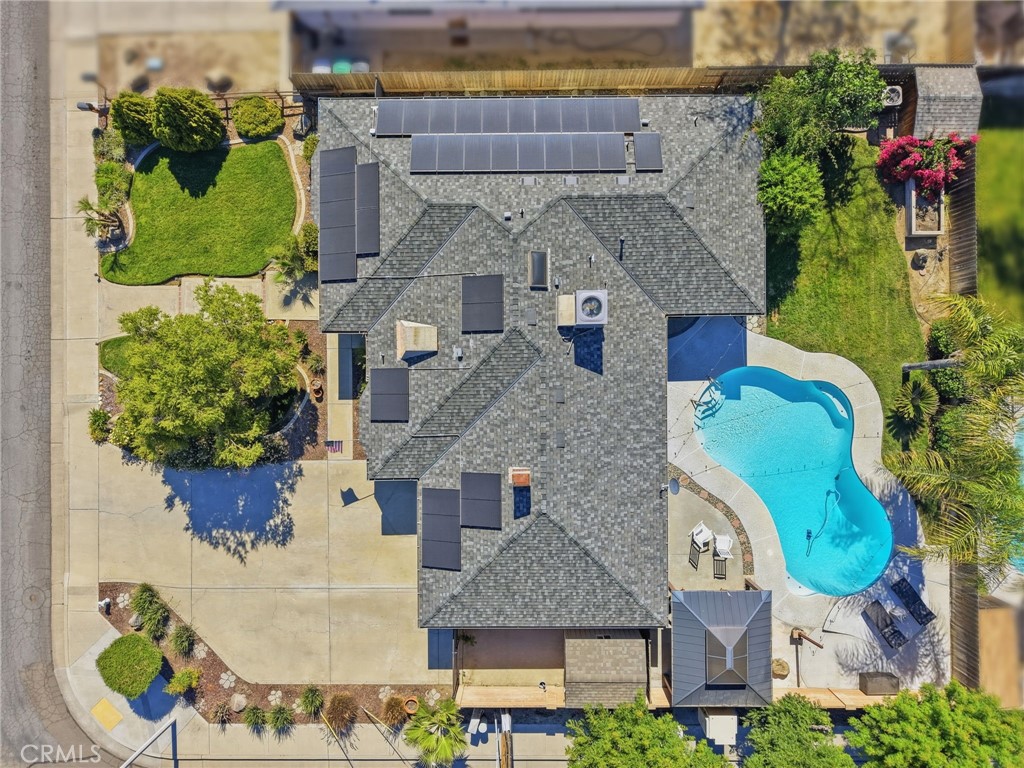 https://media.crmls.org/medias/a89fdbbf-19d4-4f7c-ba4e-3bf4fcac9c2b.jpg?preset=X-Large