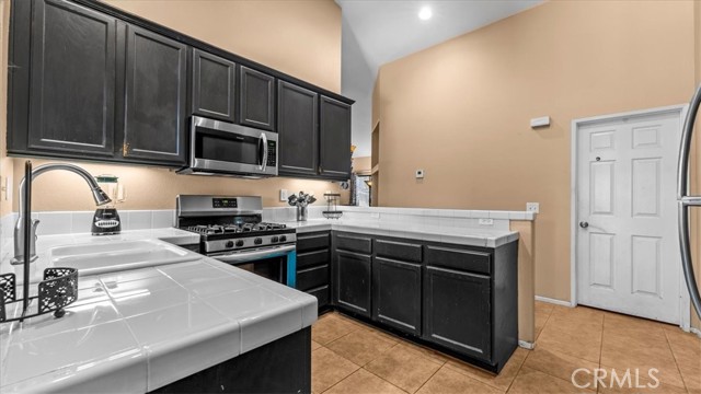 Detail Gallery Image 12 of 41 For 416 Jonnie Way, San Jacinto,  CA 92583 - 3 Beds | 2 Baths