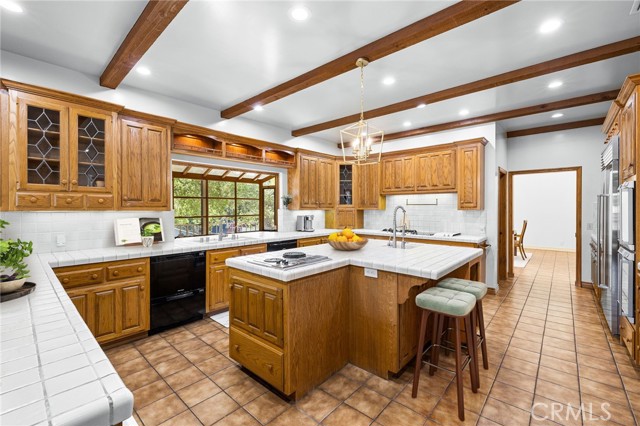 533 E Sierra Madre Avenue, Glendora CA: https://media.crmls.org/medias/a8a11c6c-9c8c-4c9d-8de6-f6905aa271d6.jpg