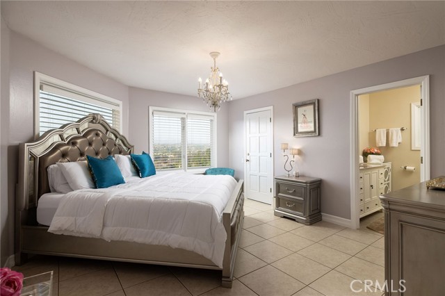 25761 Highplains Terrace, Laguna Hills CA: https://media.crmls.org/medias/a8a14200-48a2-4390-a1f5-8b3d958c5586.jpg