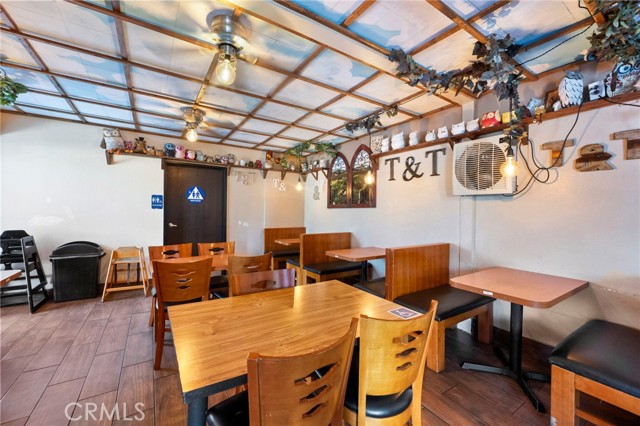 8111 Foothill Boulevard, Rancho Cucamonga CA: https://media.crmls.org/medias/a8a2495d-aae3-47a3-818e-a90860b48a81.jpg