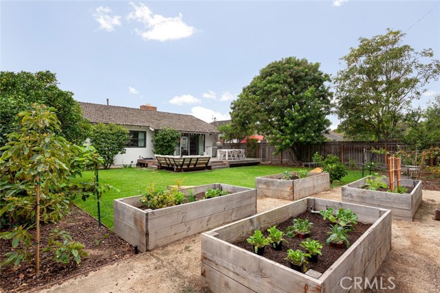 Detail Gallery Image 4 of 28 For 420 Cabrillo St, Costa Mesa,  CA 92627 - 3 Beds | 2 Baths