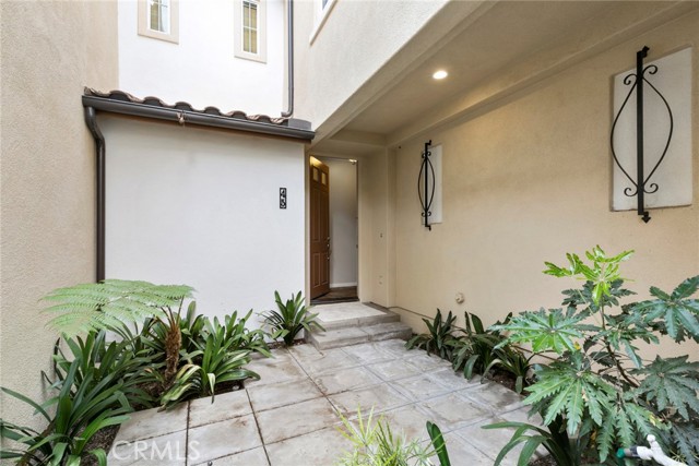 45 Perennial, Irvine CA: https://media.crmls.org/medias/a8a26e15-426a-4ce1-96ab-e6d5ba001fca.jpg