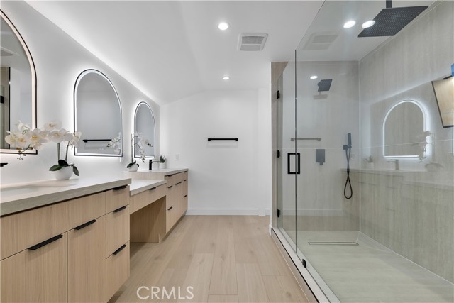 Detail Gallery Image 31 of 55 For 17072 Oak View Dr, Encino,  CA 91436 - 4 Beds | 3 Baths