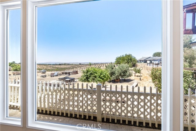 7240 Iverson Place, Paso Robles CA: https://media.crmls.org/medias/a8a4890b-9b99-4b97-8d71-1c1ed97969e3.jpg