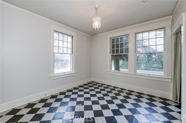 Detail Gallery Image 16 of 61 For 605 E Home Ave, Fresno,  CA 93728 - 5 Beds | 4/1 Baths