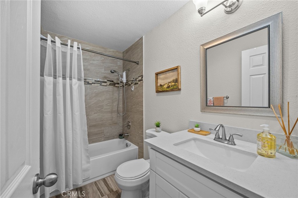 2094 Grand Avenue - photo 16