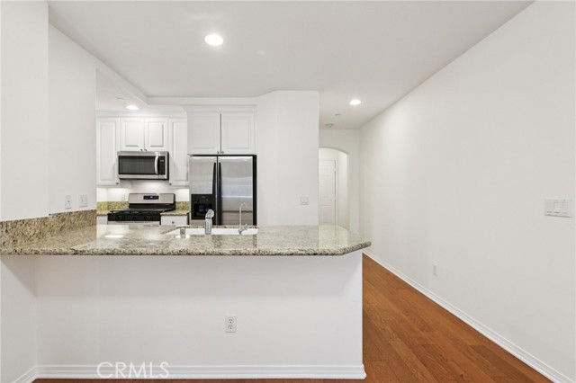 Detail Gallery Image 8 of 33 For 2750 Artesia Bld #206,  Redondo Beach,  CA 90278 - 2 Beds | 2 Baths