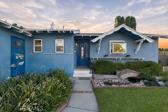 10623 Gothic Avenue photo 2
