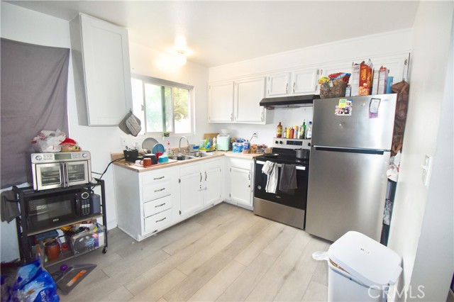 2245 W Vancouver Drive, Anaheim CA: https://media.crmls.org/medias/a8a7d117-a45b-45c2-a431-5cfeb2287fa8.jpg