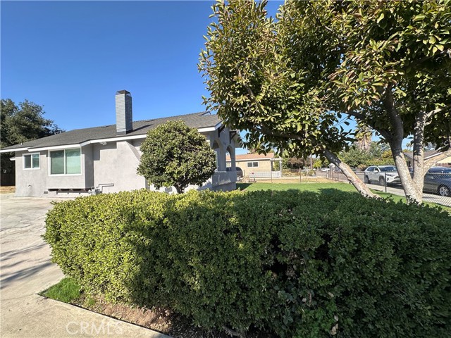 565 E 12th Street, Pomona CA: https://media.crmls.org/medias/a8a829f4-2f1c-46ab-be1e-bfc52c61af15.jpg