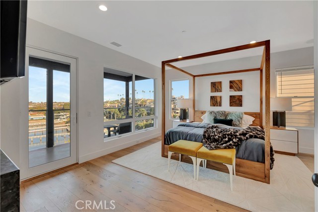 221 Carnation Avenue, Corona del Mar CA: https://media.crmls.org/medias/a8a94afc-53bc-46b1-9bd0-1545fb666669.jpg