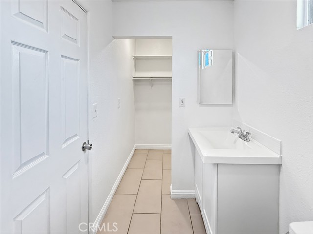 Detail Gallery Image 9 of 12 For 9250 Olive St #C,  Fontana,  CA 92335 - 1 Beds | 1 Baths