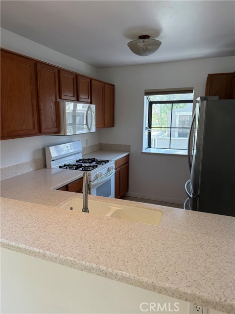 Detail Gallery Image 2 of 27 For 700 E Lake Dr #89,  Orange,  CA 92866 - 2 Beds | 1 Baths