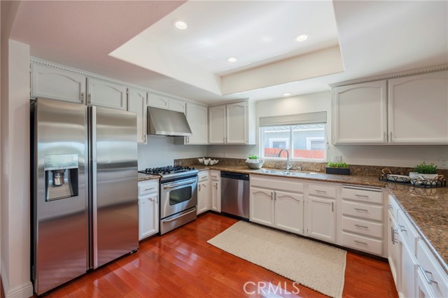 Detail Gallery Image 3 of 7 For 2103 Belmont Ln, Redondo Beach,  CA 90278 - 3 Beds | 3 Baths