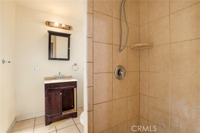 Detail Gallery Image 19 of 26 For 727 W 84th St, Los Angeles,  CA 90044 - 4 Beds | 2 Baths