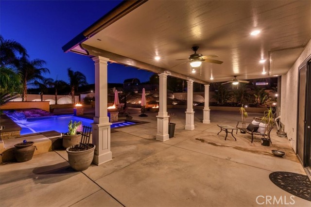 239 Cross Rail Lane, Norco CA: https://media.crmls.org/medias/a8adc7d8-90a7-4050-92cd-e49ea578cc6d.jpg
