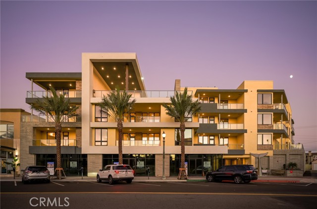 414 Main St., Huntington Beach CA: https://media.crmls.org/medias/a8adeac6-a2e7-4e1b-8f87-16f528797370.jpg