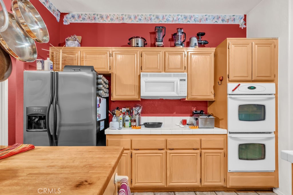 https://media.crmls.org/medias/a8ae1efa-2edf-4205-b72c-ca67a21b47b3.jpg?preset=X-Large