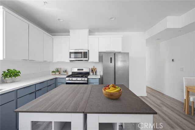 532 W Vernon Avenue, Los Angeles CA: https://media.crmls.org/medias/a8ae3736-b515-4181-873e-b3c1cf3cd8f1.jpg