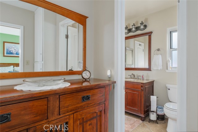 1501 W Baker Avenue, Fullerton CA: https://media.crmls.org/medias/a8b04058-492e-46b3-a48a-6e4ca6dcc8fa.jpg