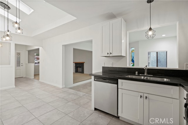 Detail Gallery Image 4 of 18 For 14746 Jaguar, –,  CA 91345 - 3 Beds | 2 Baths