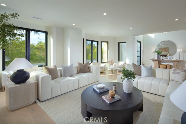 Detail Gallery Image 7 of 31 For 1312 Dover Drive, Newport Beach,  CA 92660 - 4 Beds | 4 Baths