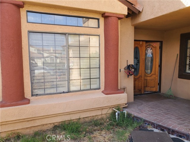 Detail Gallery Image 2 of 3 For 15575 La Entrada, Moreno Valley,  CA 92551 - 5 Beds | 3 Baths