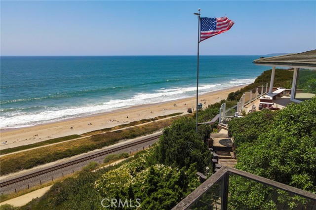 2018 Calle De Los Alamos, San Clemente CA: https://media.crmls.org/medias/a8b1c3e8-eadd-44e9-94ab-7677b7be5486.jpg
