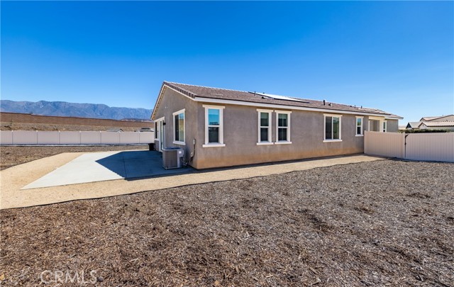 1689 Redbud Avenue, Banning CA: https://media.crmls.org/medias/a8b1f68d-a074-4d06-8dd8-b5cbc9e7d4c7.jpg