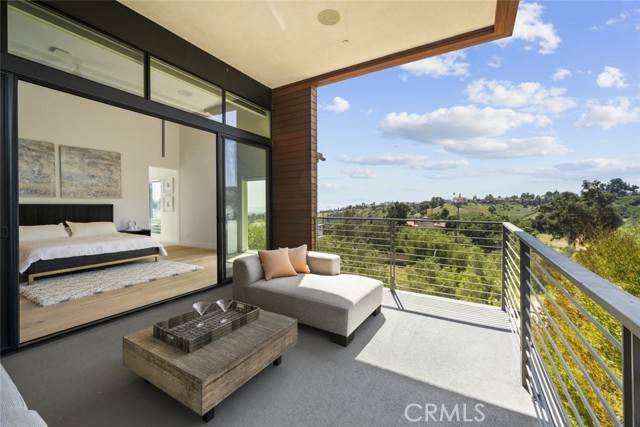 Detail Gallery Image 30 of 53 For 18177 Knoll Hill, Granada Hills,  CA 91344 - 4 Beds | 4/1 Baths