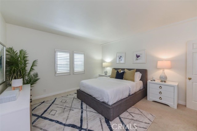 14237 Burbank Boulevard, 1 photo 6
