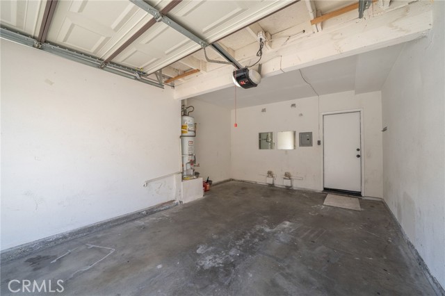 1460 Kendall Drive, San Bernardino CA: https://media.crmls.org/medias/a8b34c49-8a81-43b4-aad1-349e9e544e55.jpg
