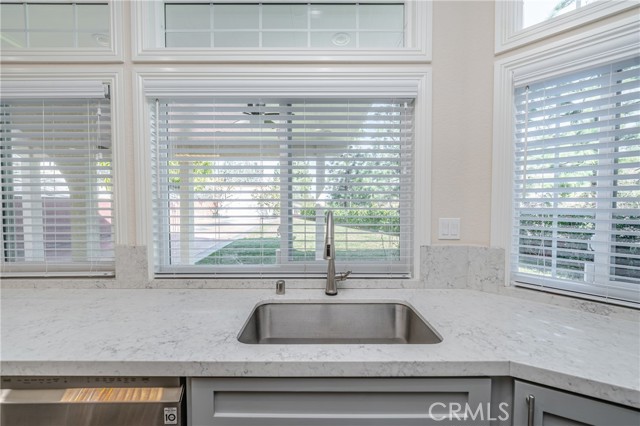 Detail Gallery Image 22 of 38 For 429 Somerset Cir, Corona,  CA 92879 - 4 Beds | 3 Baths