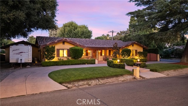 24604 Apple Street, Newhall CA: https://media.crmls.org/medias/a8b46774-e664-4b87-a419-e4276862ce12.jpg
