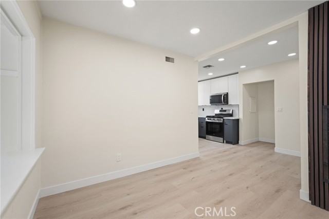 Detail Gallery Image 18 of 37 For 6556 Corbin Ave, Reseda,  CA 91335 - 4 Beds | 2 Baths