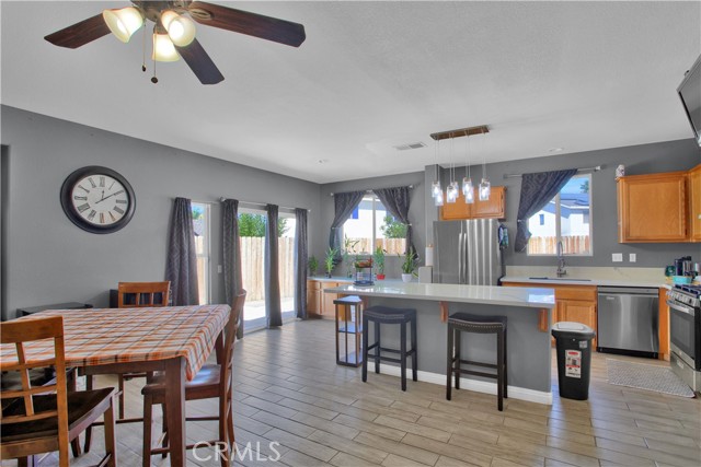 Detail Gallery Image 13 of 36 For 24871 Loire Ct, Hemet,  CA 92544 - 4 Beds | 2 Baths