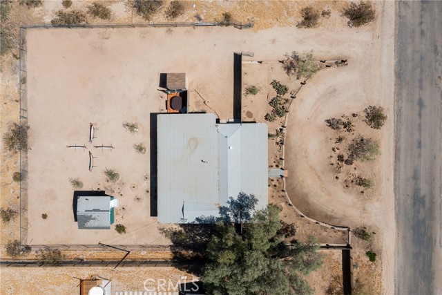 4574 Avenida Del Sol, Joshua Tree CA: https://media.crmls.org/medias/a8b51db0-9721-4991-a44c-22943fc34ce1.jpg