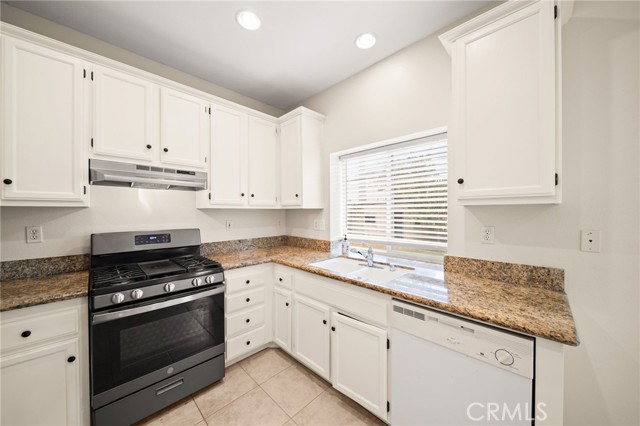 43144 Teramo Street, Temecula CA: https://media.crmls.org/medias/a8b617da-3504-47af-a708-abe0477fef8d.jpg