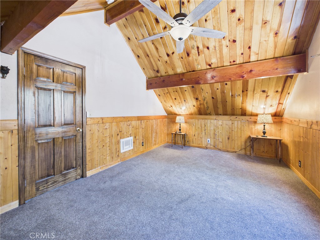https://media.crmls.org/medias/a8b6f825-3c2e-4ea3-b2f0-3d13bc691f3c.jpg?preset=X-Large