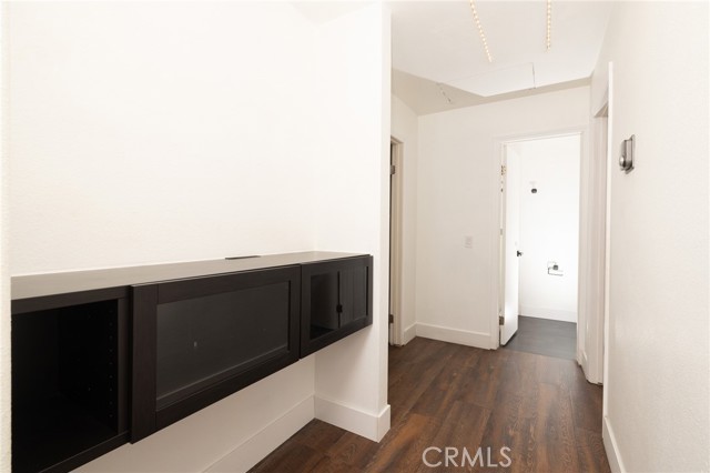 5760 Falling Leaf Lane, Jurupa Valley CA: https://media.crmls.org/medias/a8b73fae-985c-46c4-b8c8-30ff57bad42a.jpg