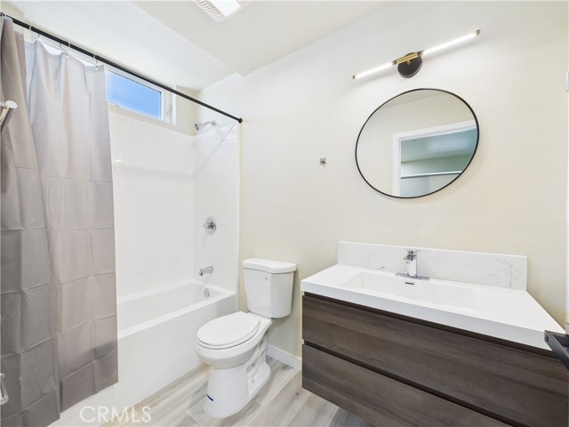 8457 Langdon, North Hills CA: https://media.crmls.org/medias/a8b75d64-8b6a-4ee7-b956-81d795c85090.jpg
