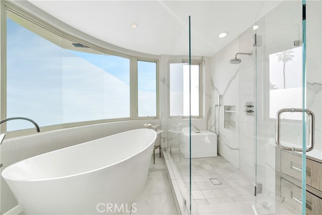 Detail Gallery Image 17 of 58 For 556 Cliff Dr a,  Laguna Beach,  CA 92651 - 3 Beds | 4 Baths