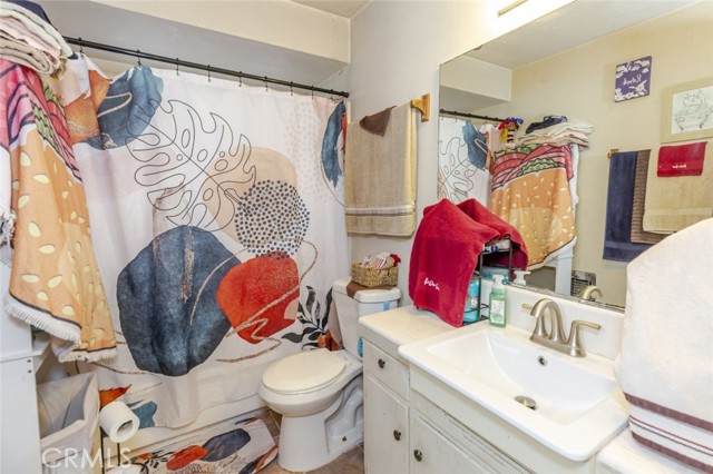 12401 Archwood Street, North Hollywood CA: https://media.crmls.org/medias/a8b7c0b4-0234-4e74-bb06-586daff154ea.jpg